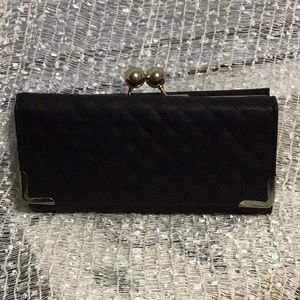 Charlotte Russe Women’s Clutch Wallet,Black Quilted